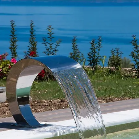 Anatoli Вилла *