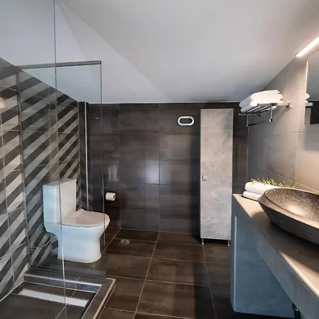 Anatoli Вилла *