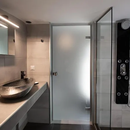 Vila Anatoli Nikiana